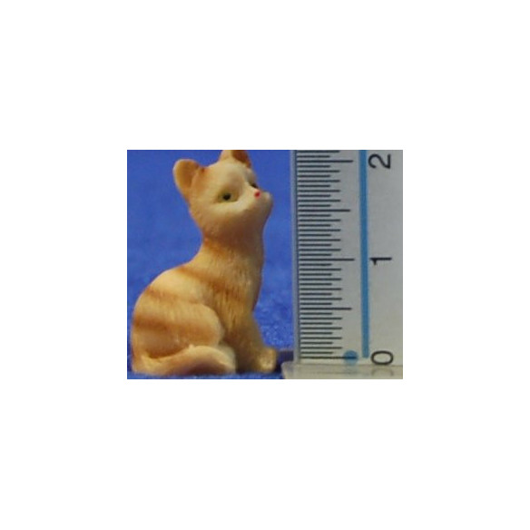 Cat 7 cm resin