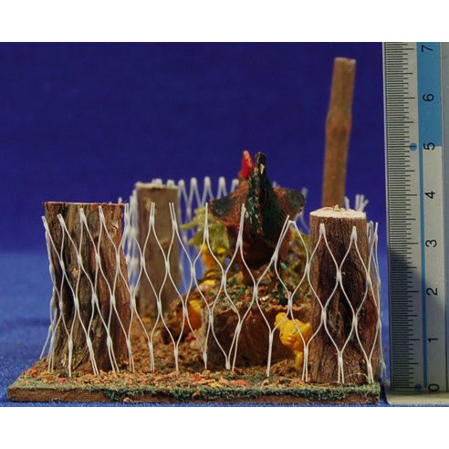 Barnyard hen and chicks 8 cm wood and plastic