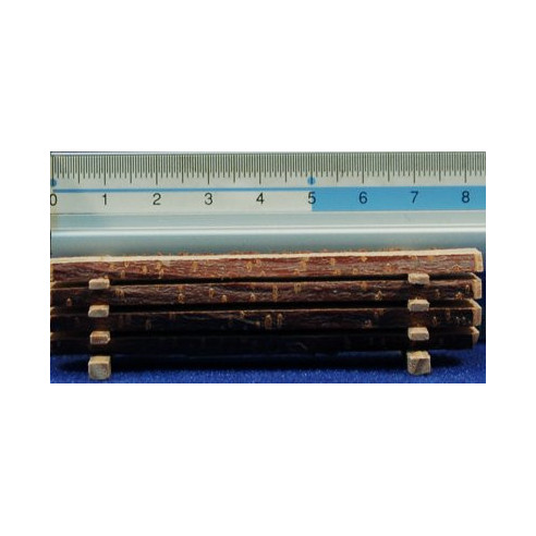Conjunto de maderas cortadas 2x8 cm madera