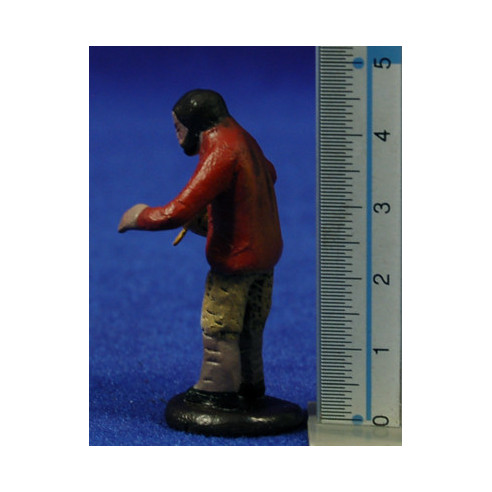 Pastor con cesto tomates 5 cm barro pintado Figuralia