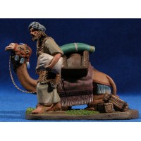 Camello con hombre descargando 7 cm barro pintado Daniel