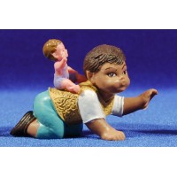 Pastor con niño a la espalda 8 cm plástico Fabregat