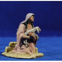 Pastora adorando con cordero 14 cm barro pintado De Francesco